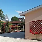 게스트하우스 Proche St Emilion , Pause Quelque Part Au Jardin Des Erables Et Des Niwakis