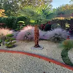 게스트하우스 Proche St Emilion , Pause Quelque Part Au Jardin Des Erables Et Des Niwakis 4*