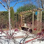 Πανσιόν Proche St Emilion , Pause Quelque Part Au Jardin Des Erables Et Des Niwakis