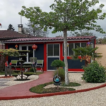Pause Quelque Part Au Jardin Des Erables Et Des Niwakis Saint-Medard-de-Guizieres