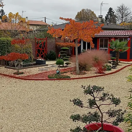 Pause Quelque Part Au Jardin Des Erables Et Des Niwakis Saint-Medard-de-Guizieres