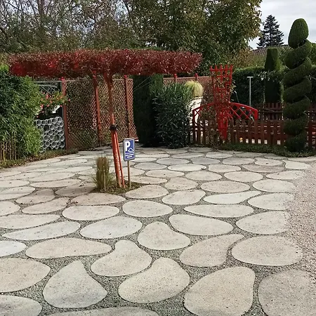 Proche St Emilion , Pause Quelque Part Au Jardin Des Erables Et Des Niwakis Gæstehus Saint-Medard-de-Guizieres