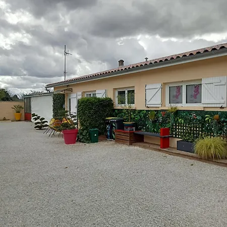 Pause Quelque Part Au Jardin Des Erables Et Des Niwakis 4* Saint-Médard-de-Guizières