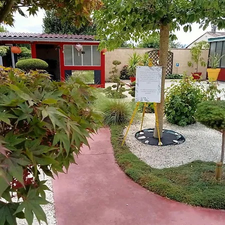 Pause Quelque Part Au Jardin Des érables Et Des Niwakis Affittacamere 4*
