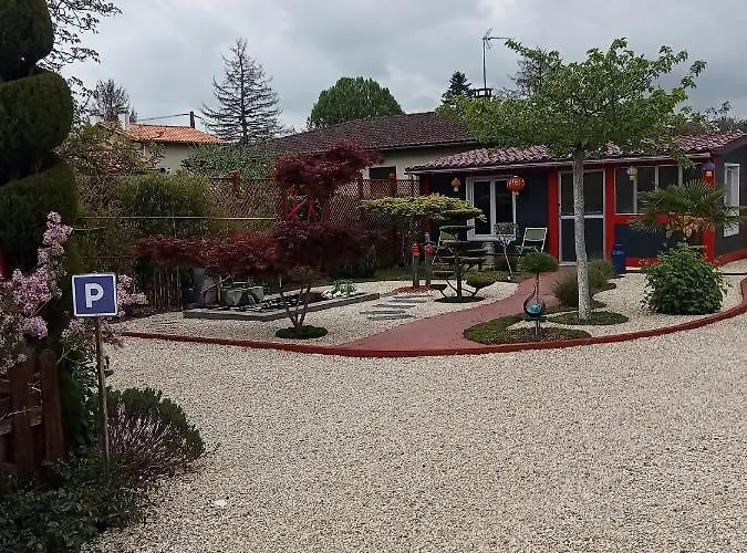 Proche St Emilion , Pause Quelque Part Au Jardin Des Erables Et Des Niwakis Saint-Medard-de-Guizieres