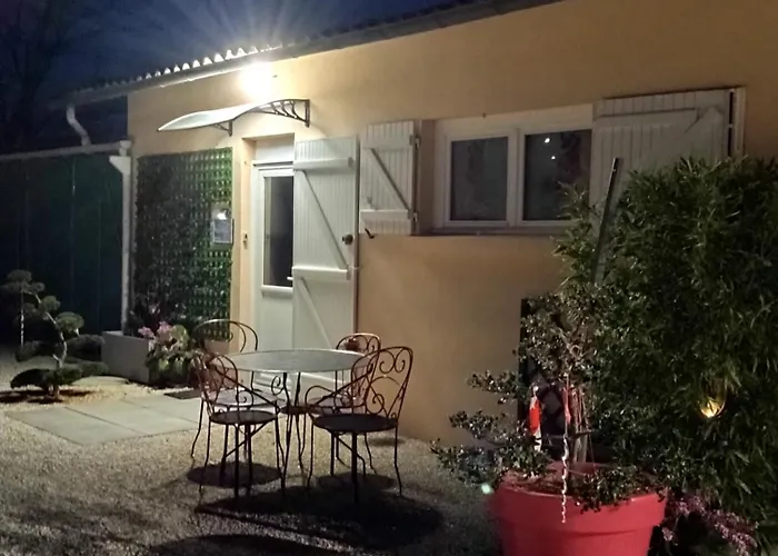 Pensjonat Proche St Emilion , Pause Quelque Part Au Jardin Des Erables Et Des Niwakis 4*