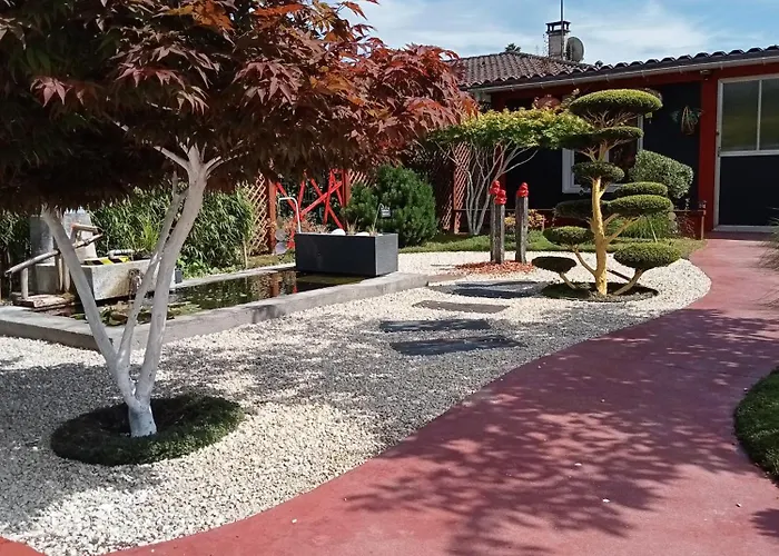 Pensionat Proche St Emilion , Pause Quelque Part Au Jardin Des Erables Et Des Niwakis