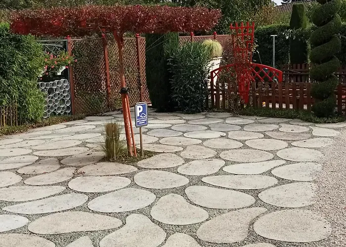 Proche St Emilion , Pause Quelque Part Au Jardin Des Erables Et Des Niwakis Pensjonat Saint-Medard-de-Guizieres