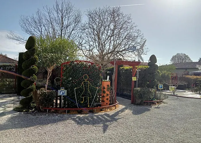 Proche St Emilion , Pause Quelque Part Au Jardin Des Erables Et Des Niwakis Pensionat Saint-Medard-de-Guizieres